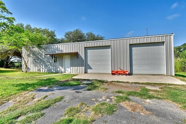 Building Photo - 10463 TX-36