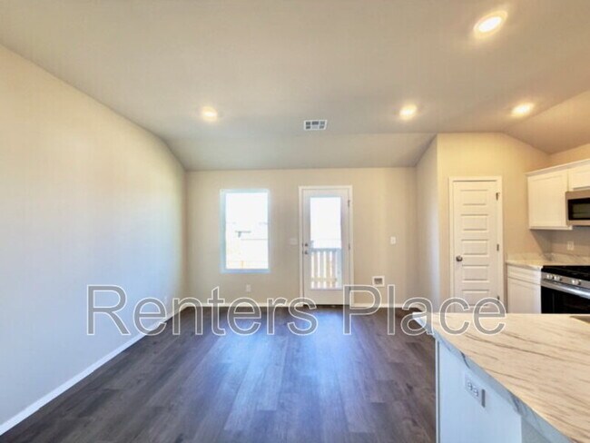 Building Photo - 1008 W Lawton Rd