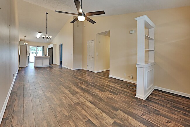 Foto del edificio - 2 Bedroom Condo in Donelson