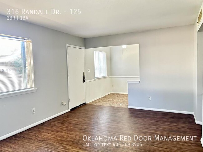 Building Photo - 316 Randall Dr