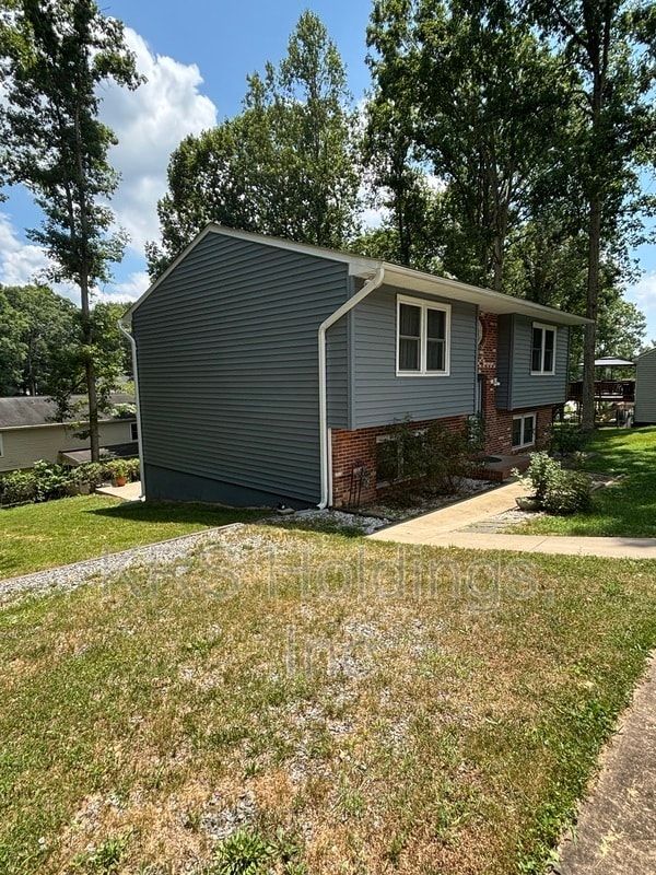 Building Photo - 10407 Maguire Ct