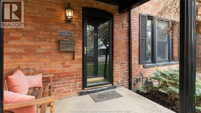 Photo du bâtiment - 952 Monmouth Rd