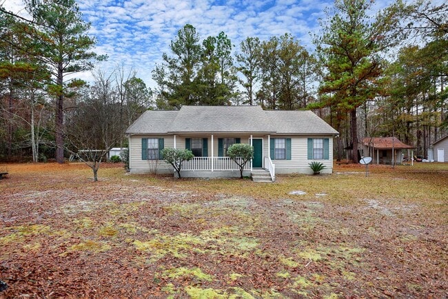 Building Photo - 3 bedroom 2.5 bath home