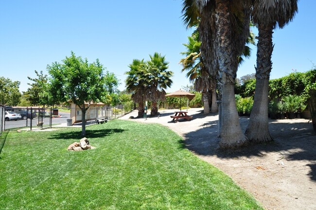 Building Photo - The Villas at Camino Bernardo
