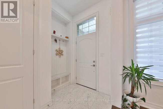 Building Photo - 3318 Merion Gardens