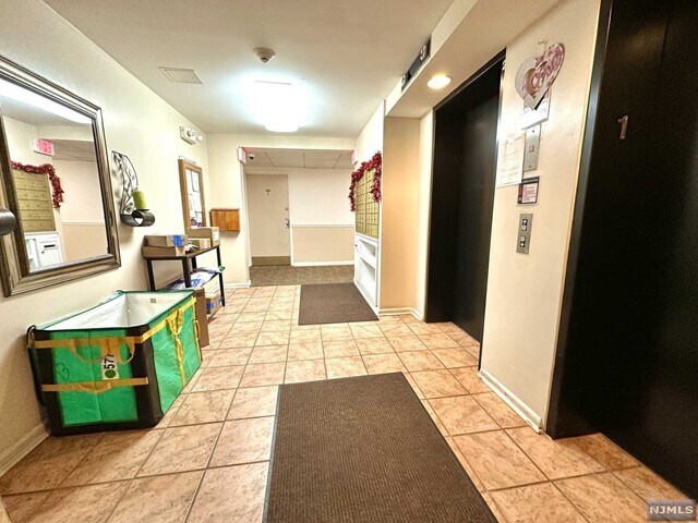 Foto del edificio - 310 Lookout Ave