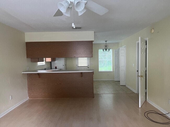 Building Photo - 3051 Camelliawood Cir E