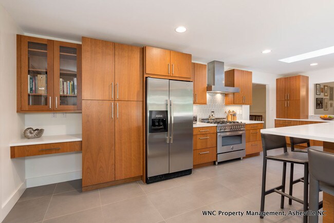 Foto del edificio - 12 Beech Tree Ln