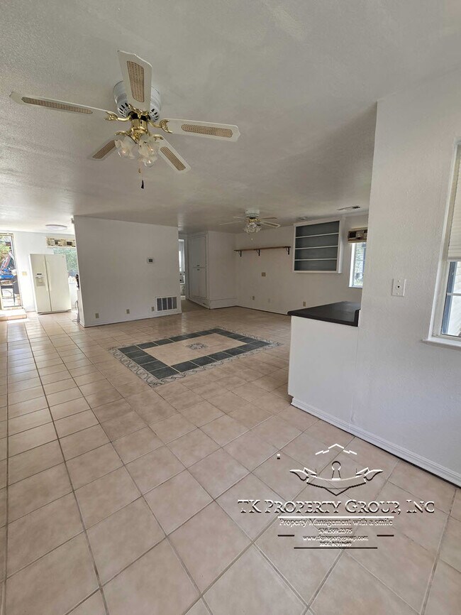 Building Photo - 17801 Penn Valley Dr