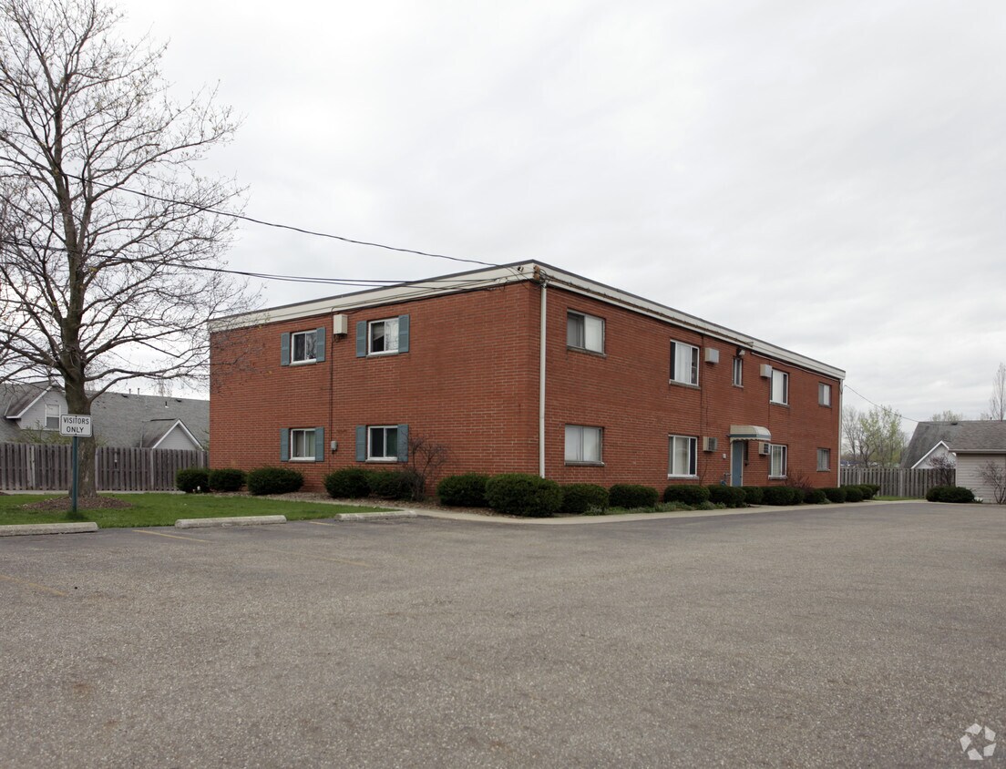 Primary Photo - 1486 Russell Dr