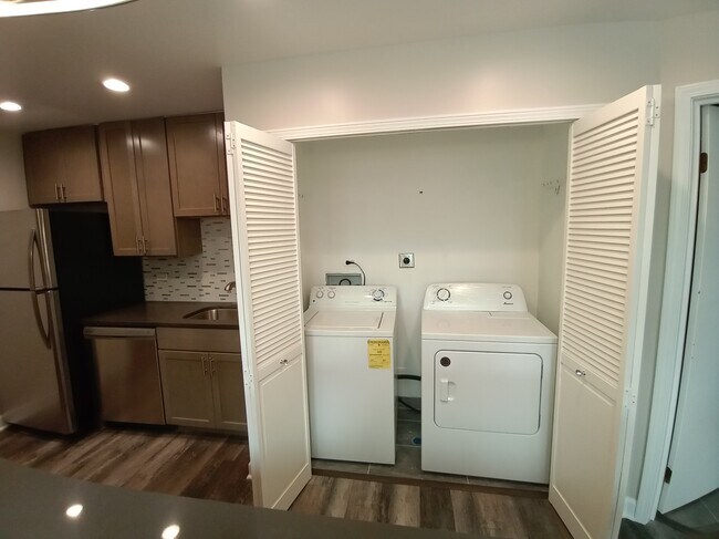 Laundry - 1384 E Wyndham Cir