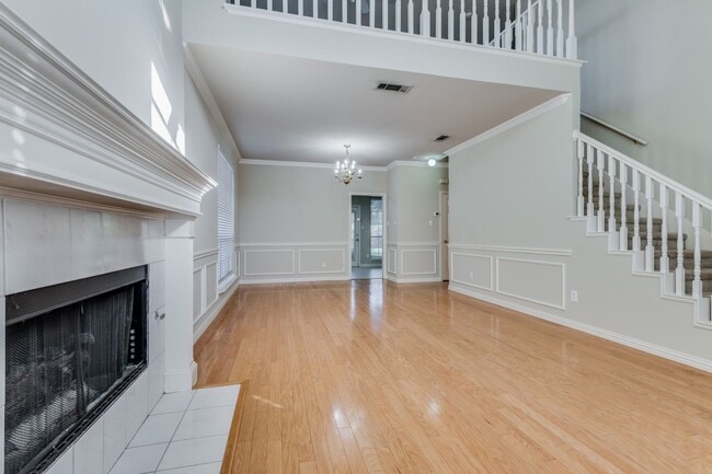 Building Photo - 3147 Waterside Dr