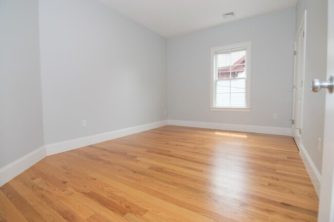 Foto del edificio - Amazing 4 Bed 2 Bath Available 9/1 in Allston