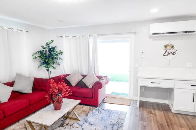 Foto del edificio - 1063-67 Gillespie Dr