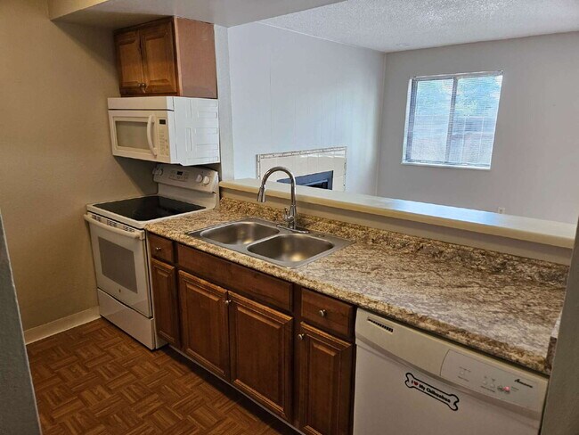 Photo - Spacious 3 Bedroom End Unit Townhome Close To Everything!