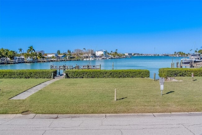 Building Photo - 717 Sunset Cove
