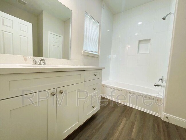 Foto del edificio - 2218 Bringhurst St