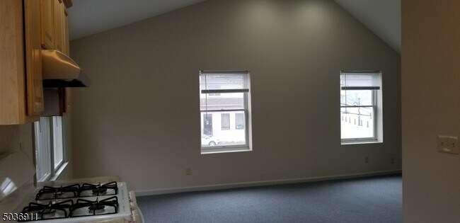 Building Photo - 145 Main St