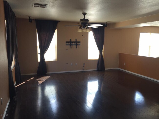 Building Photo - 17025 W Marconi Ave