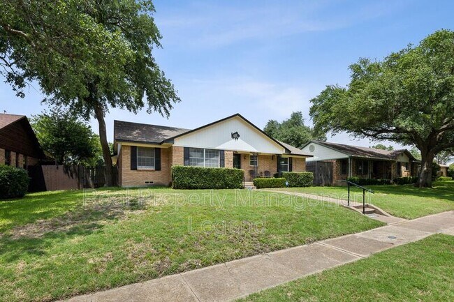 Foto del edificio - 9007 Sweetwater Dr