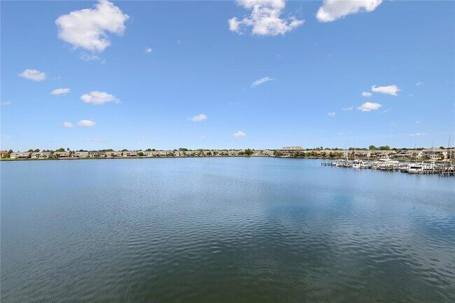 Foto del edificio - 1490 Harbor Dr
