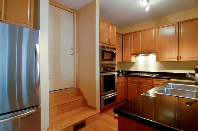 Foto del edificio - 2039 N Lincoln Ave