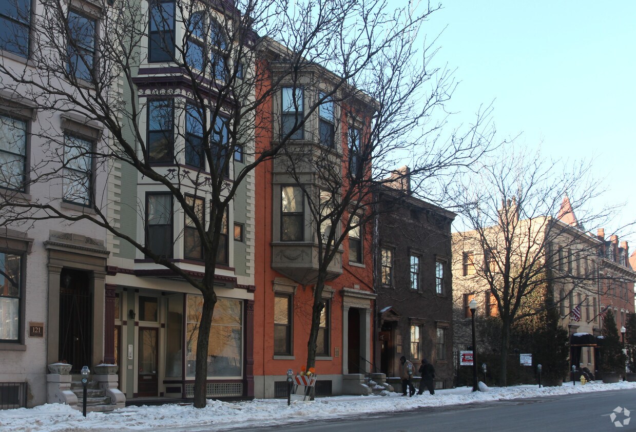 Foto del edificio - 125 W 9th St