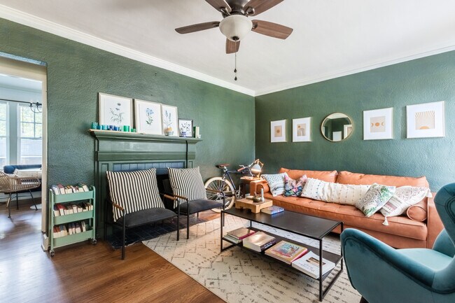 Foto del edificio - 3526 Kenwood Ave
