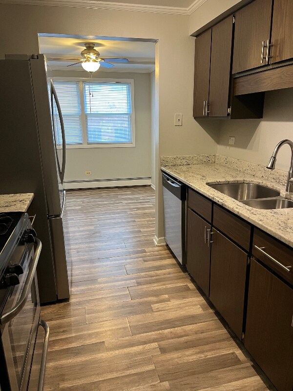 Foto del edificio - 1327 E Prairie Ave