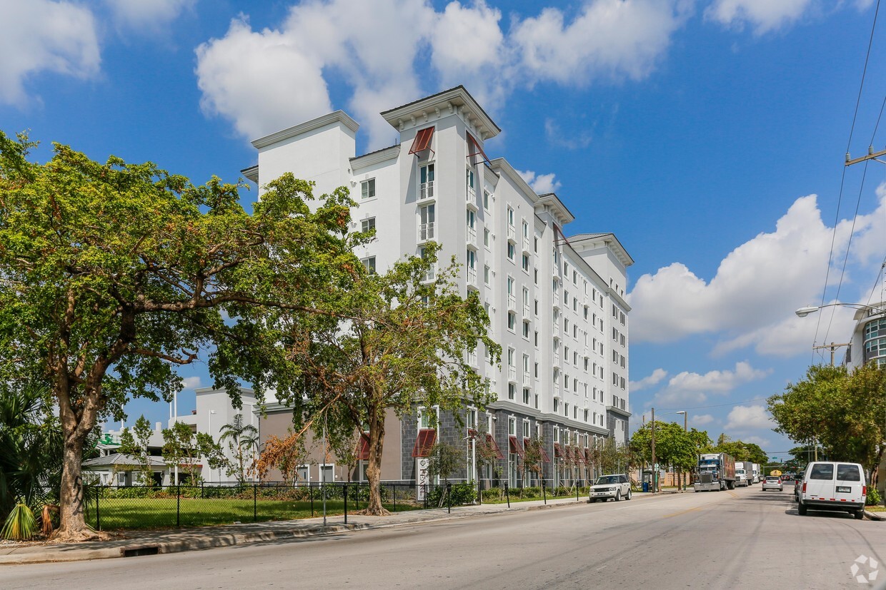 Building Photo - The Pearl Apartments