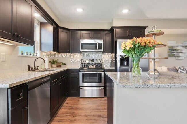 Foto del edificio - Upscale Kitchen with Finished Basement - N...