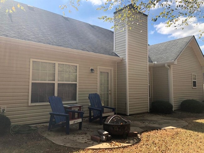 Building Photo - East Athens Single-Family Home