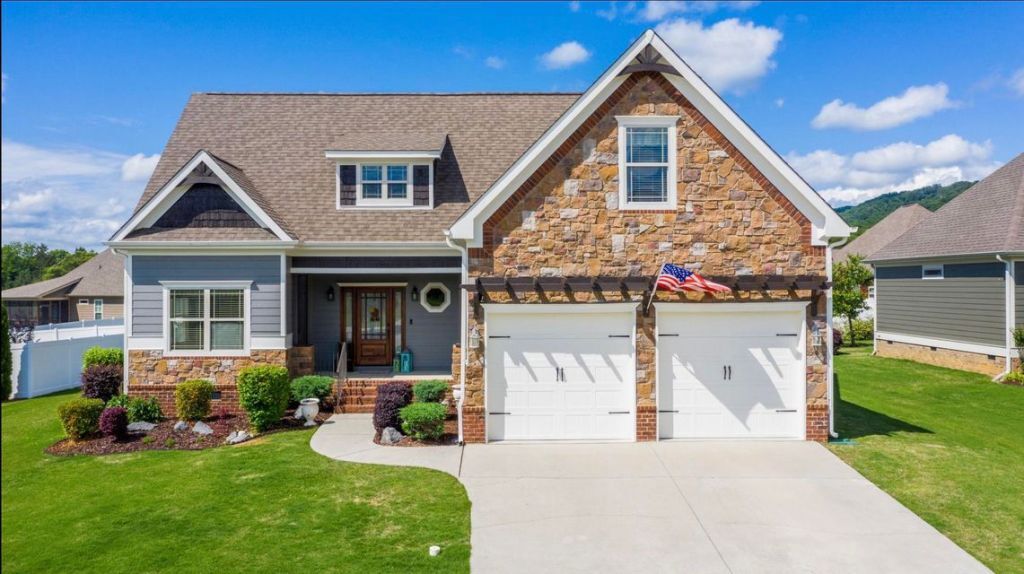 Foto principal - 8751 Seven Lakes Dr