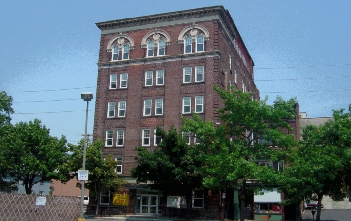 Primary Photo - Cumberland Apartments