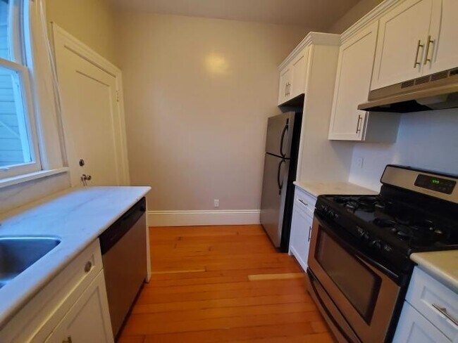 Building Photo - 1 bedroom in San Francisco CA 94117