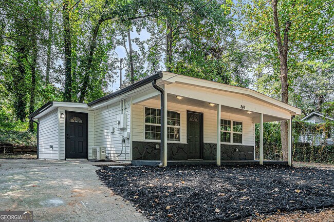 Building Photo - 846 Mell Ct S E