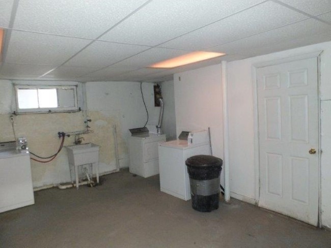 Interior Photo - 124 N Jameson Ave
