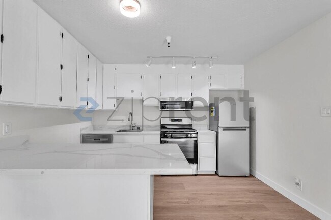 Foto del edificio - 790 7th Ave