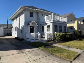 Building Photo - 32 West Dr