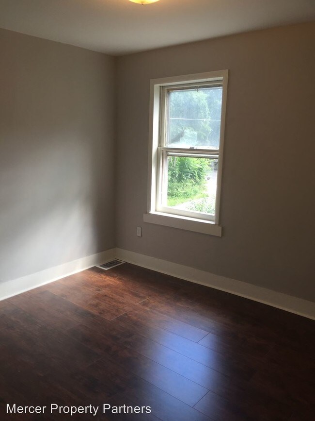 Building Photo - 3 br, 1 bath House - 115 Steamboat St.