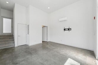 Building Photo - 200 N 36th St