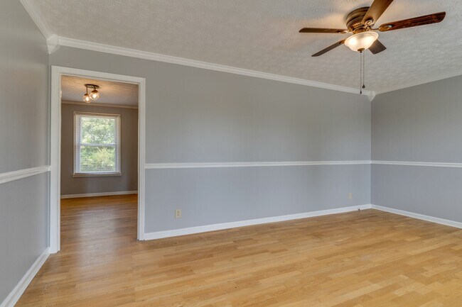Foto del edificio - 323 Carter Rd