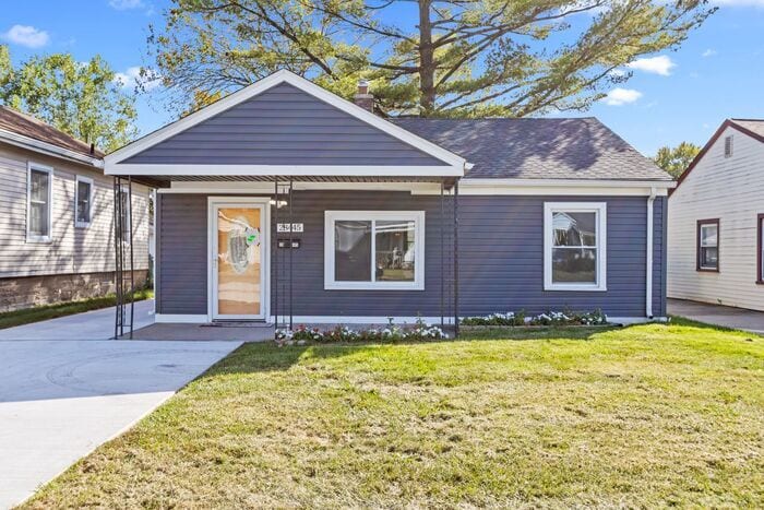 Beautifully Updated Ranch with large back ... - Beautifully Updated Ranch with large back ...