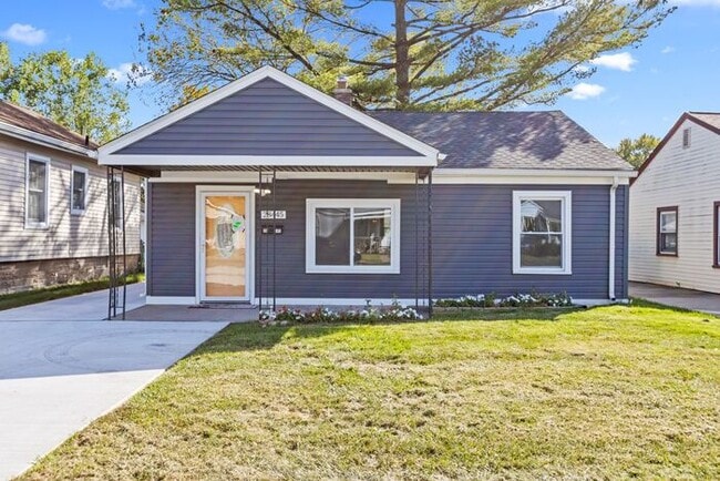 Beautifully Updated Ranch with large back ... - Beautifully Updated Ranch with large back ... House