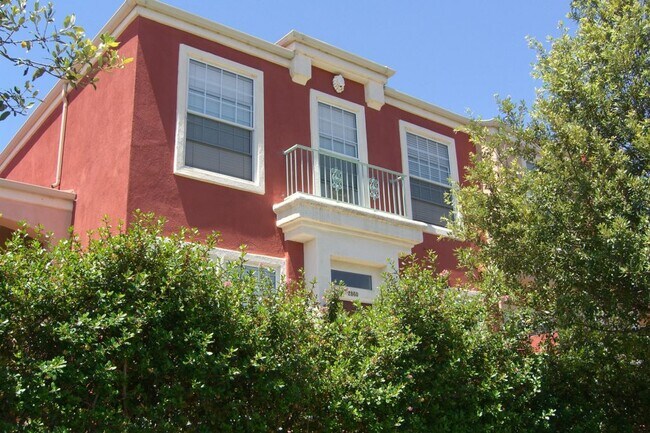 Building Photo - 2860 Victoria Ave