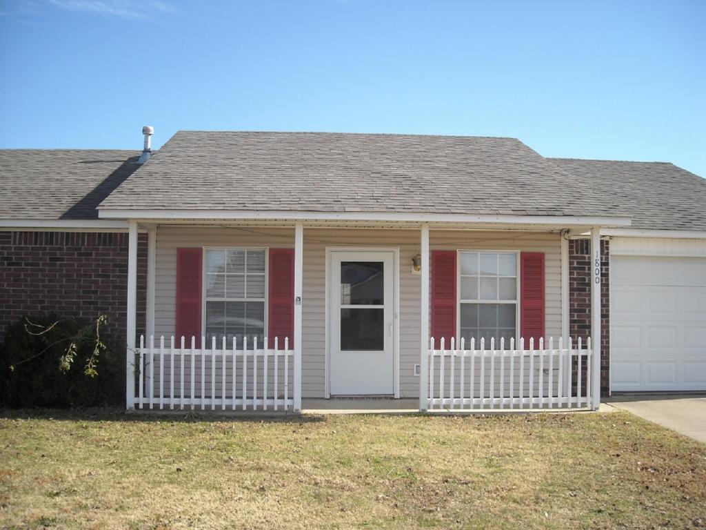 Primary Photo - 1800 Bristol Rd.