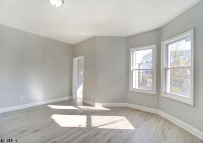 Building Photo - 76 Highland Ave