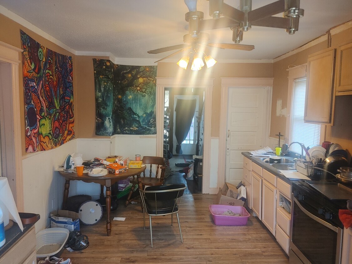 Primary Photo - 1366 Stanley St
