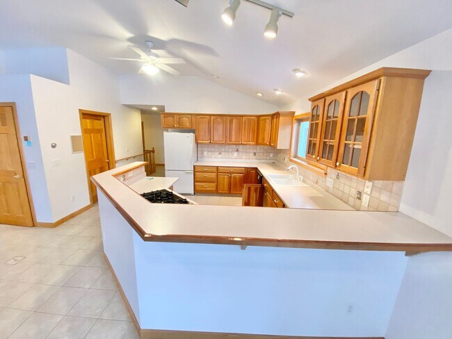 Building Photo - 2 Bedroom 2 Bathroom House Williston VT Av...
