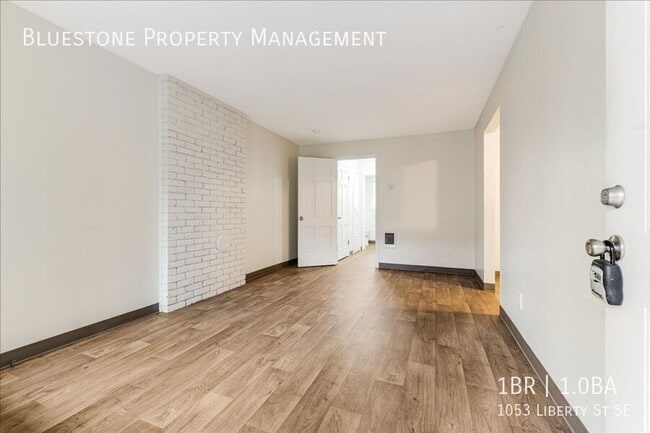 Foto del edificio - 1053 Liberty St SE